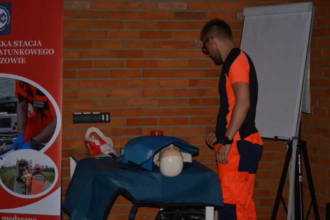 Pokaz ratownictwa medycznego