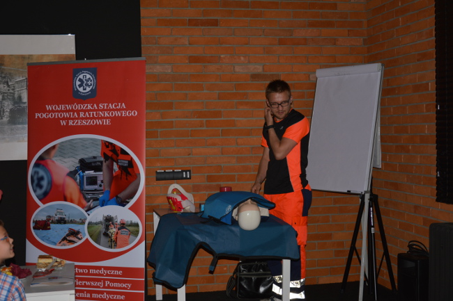 Pokaz ratownictwa medycznego